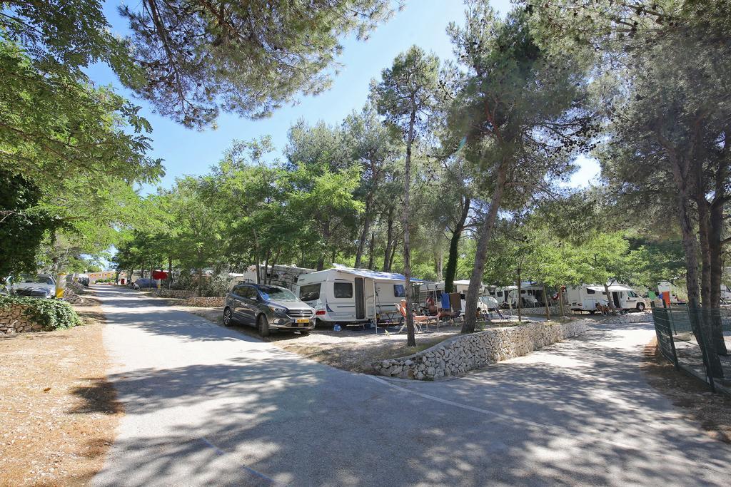 Oaza Mira Camping Hotel Drage Exterior photo